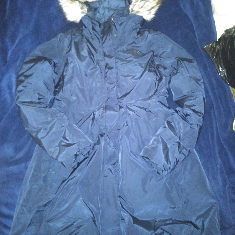 Dark blue woman's northface